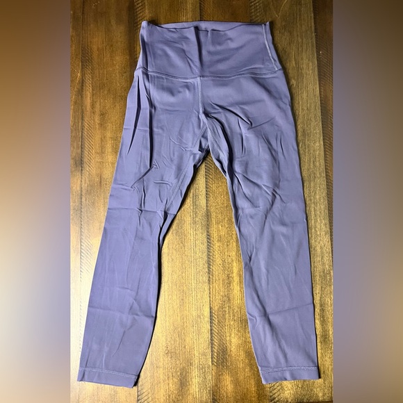 NWOT - lululemon Align™ High-Rise Crop 23" - Size 6 - Picture 3 of 5